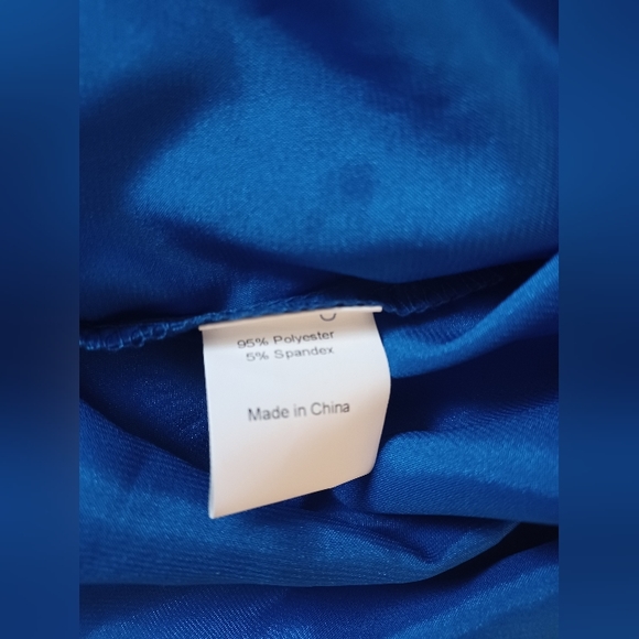 Lars Amadeus Silky Electric Blue Button-down Top - Size Small - NWT - Picture 4 of 4